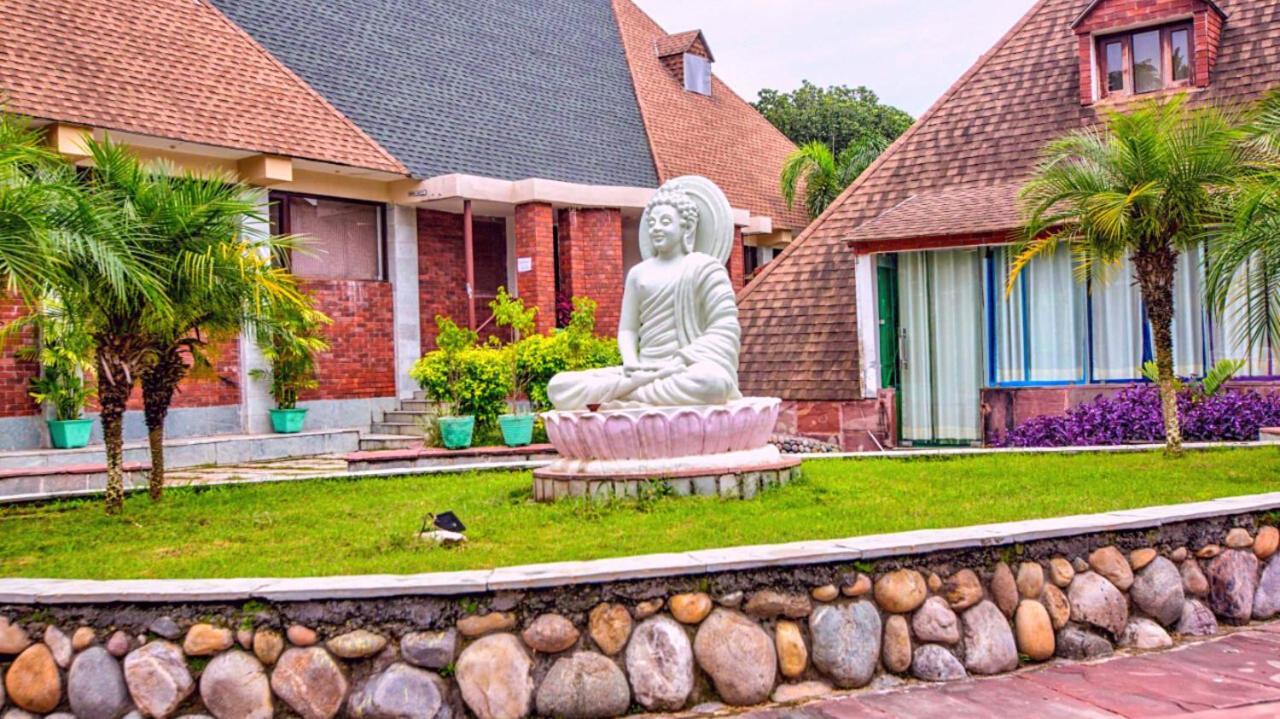 Pyramid Home Divine - A Wellness Resort เดห์ราดุน ภายนอก รูปภาพ